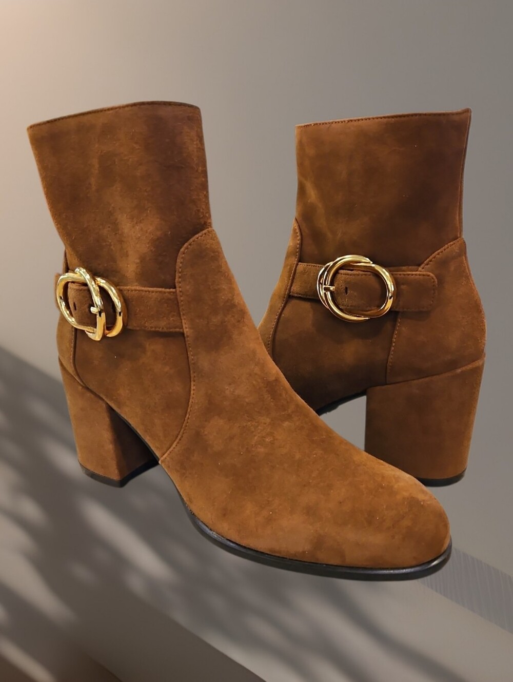 Stuart Weitzman NWOB SZ 6.5 Benedicta Buckle Embellished Suede Ankle Boots Brown